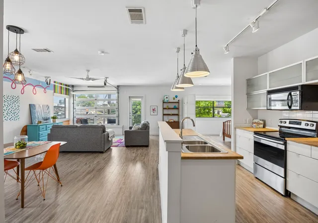 Photo 3 of Condo for sale at 1111 S Akard St #314, Dallas, TX 75215 | MLS# 21259775 | Listing updated on 2026-09-25