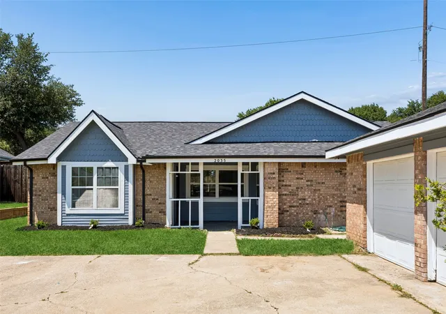 Homes for sale in Carrollton, TX | 2035 Sancerre Ln, Carrollton, TX 75007 | MLS# 21266650