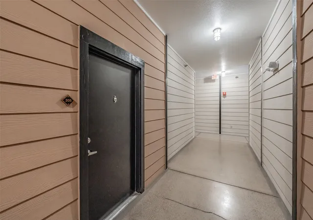 3rd image of 201 W Lancaster Ave #203, Fort Worth, TX 76102 | MLS# 21270612