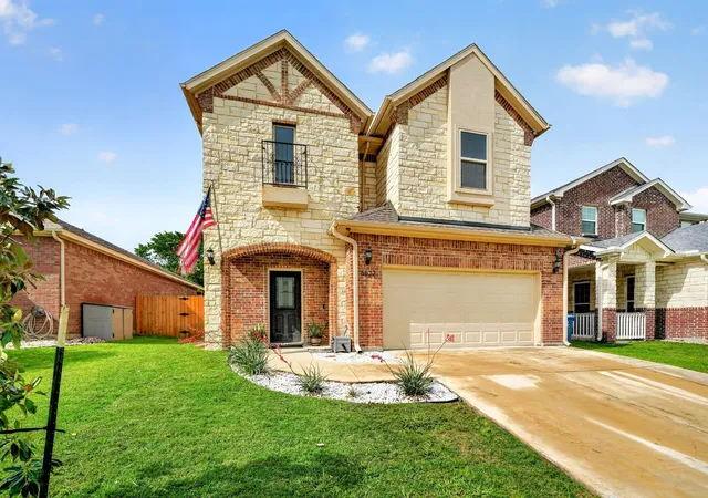 Photo 1 of Sale Pending at 6622 Windward View Dr, Rowlett, TX 75088 | MLS# 21253743 | Listing updated on 2026-07-15