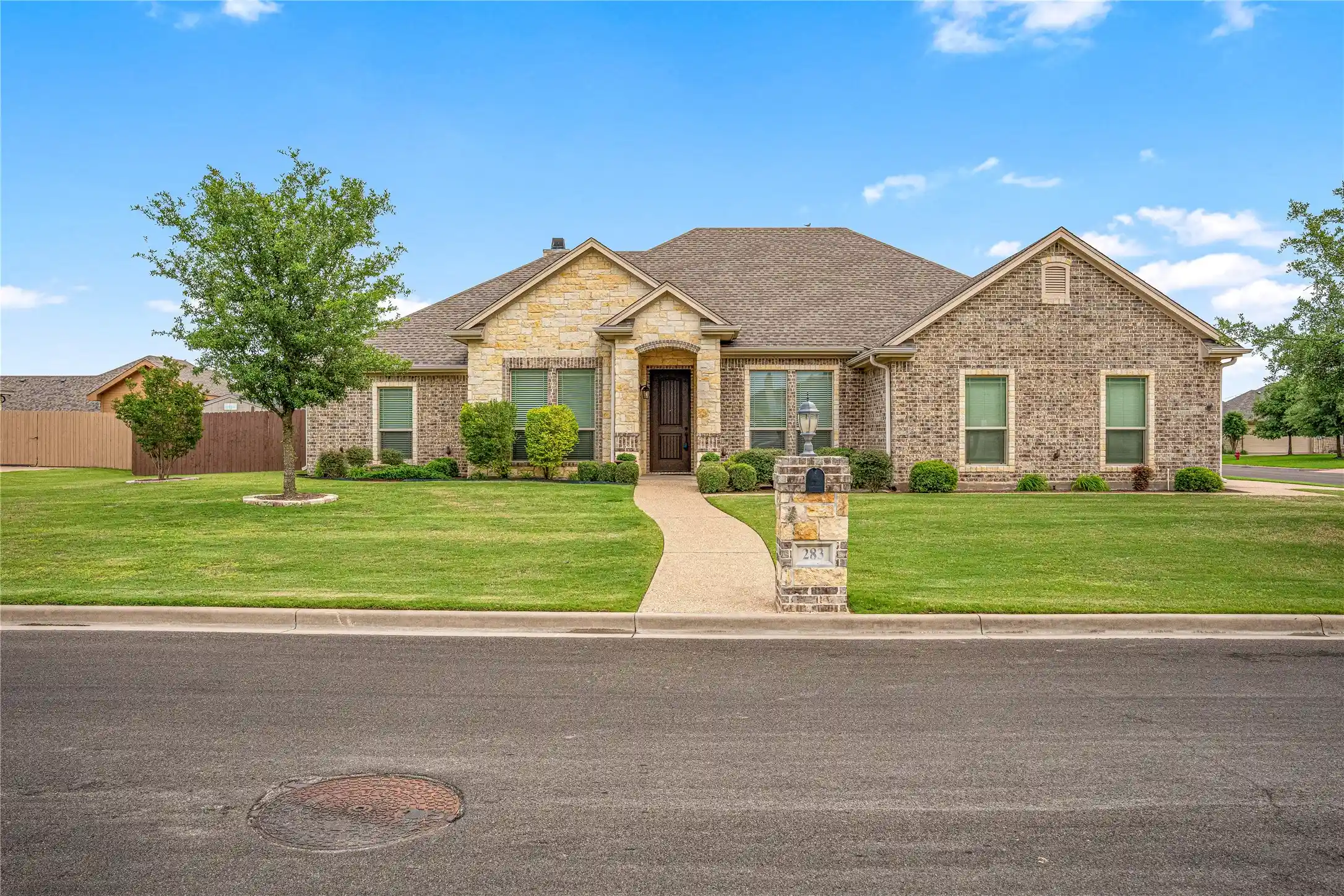 Single family home for sale at 283 Briarleaf Cir, Hewitt, TX 76643 | MLS# 21270643