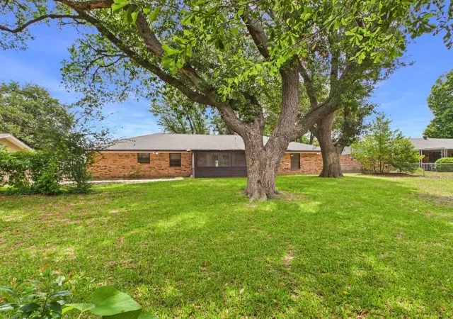Photo 2 of Single family home for sale at 710 Bunny Rabbit Rd, Athens, TX 75751 | MLS# 21270673 | Listing updated on 2026-07-24