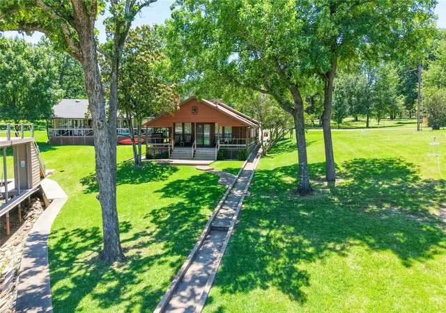 Homes for sale in Tool, TX | 1524 Villa Cove Dr, Tool, TX 75143 | MLS# 21265240