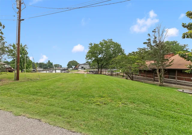 Homes for sale in Tool, TX | 1524 Villa Cove Dr, Tool, TX 75143 | MLS# 21265240