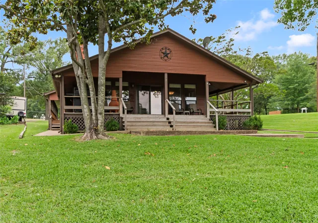 Homes for sale in Tool, TX | 1524 Villa Cove Dr, Tool, TX 75143 | MLS# 21265240