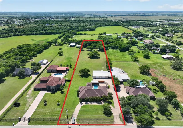 Photo 2 of Single family home for sale at 1408 W Cleburne Rd, Crowley, TX 76036 | MLS# 21263529 | Listing updated on 2026-05-15
