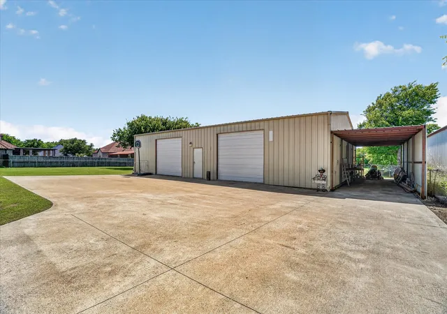 Photo 4 of Single family home for sale at 1408 W Cleburne Rd, Crowley, TX 76036 | MLS# 21263529 | Listing updated on 2026-05-15