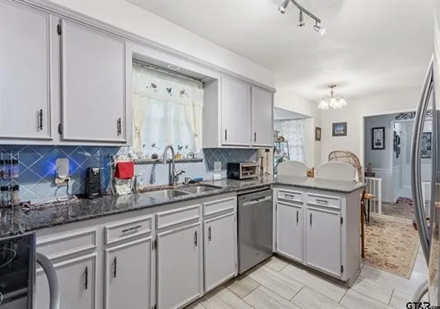 5th image of 1201 Corey Dr, Whitehouse, TX 75791 | MLS# 21270815
