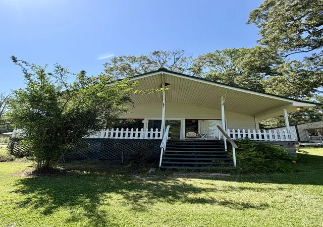 1st image of 298 Hideaway Dr, Zwolle, LA 71486 | MLS# 21270025