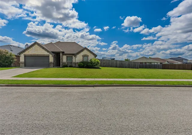 Photo 3 of Sale Pending at 6512 Ashland Dr, Greenville, TX 75402 | MLS# 21267347 | Listing updated on 2026-09-23