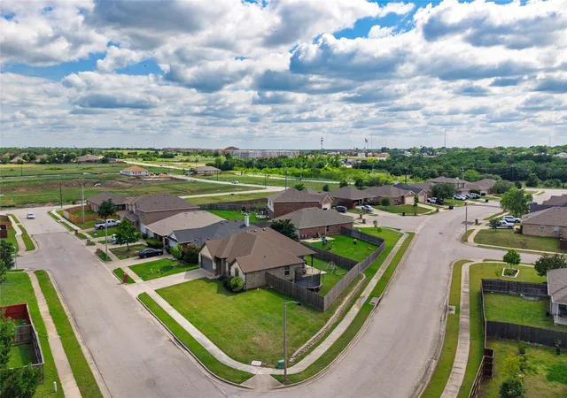 Photo 4 of Sale Pending at 6512 Ashland Dr, Greenville, TX 75402 | MLS# 21267347 | Listing updated on 2026-09-23