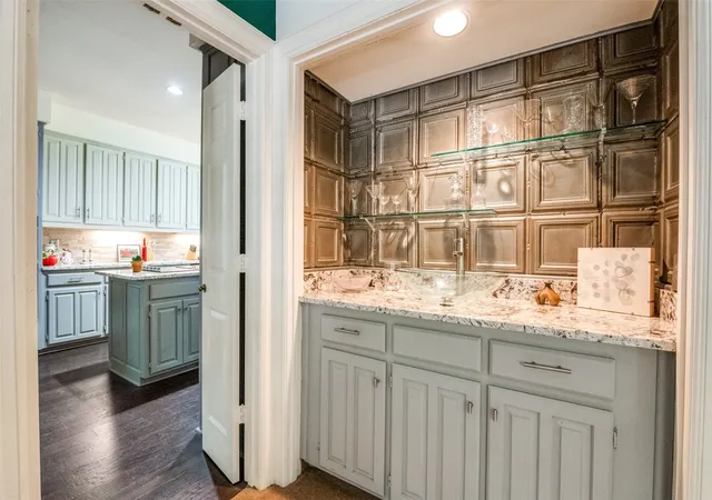 Photo 4 of Condo for sale at 4711 N O Connor Rd, Irving, TX 75062 | MLS# 21270445 | Listing updated on 2026-07-28