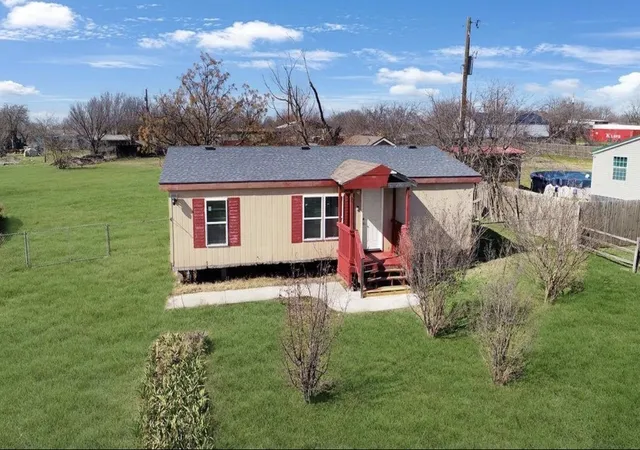 Homes for sale in Justin, TX | 11573 Thistle Ln, Justin, TX 76247 | MLS# 21242401