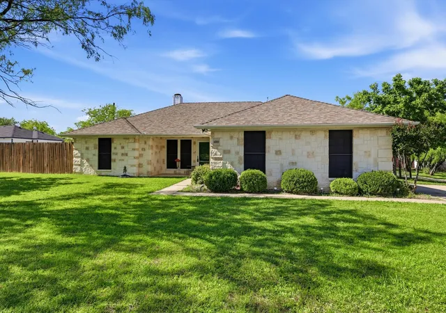 Homes for sale in Krum, TX | 6000 Jackson Rd, Krum, TX 76249 | MLS# 21268203