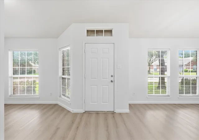 Photo 2 of Sale Pending at 1423 Sleepy Hollow Dr, Allen, TX 75002 | MLS# 21270112 | Listing updated on 2026-08-01