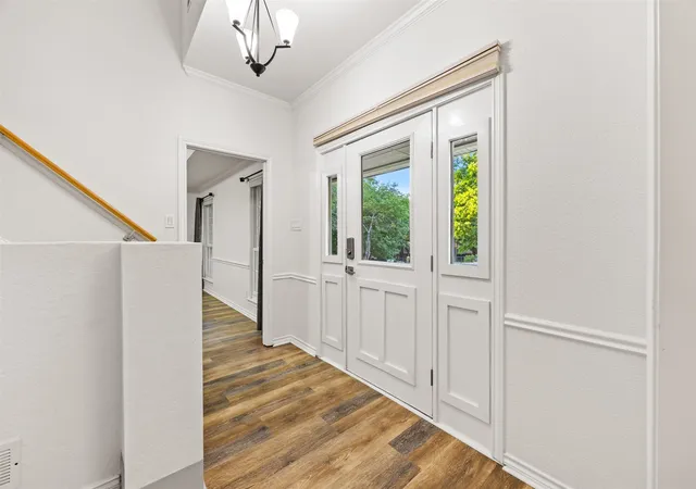 Photo 3 of Single family home for sale at 1044 E Woodridge Rd, Waxahachie, TX 75165 | MLS# 21267198 | Listing updated on 2026-10-06