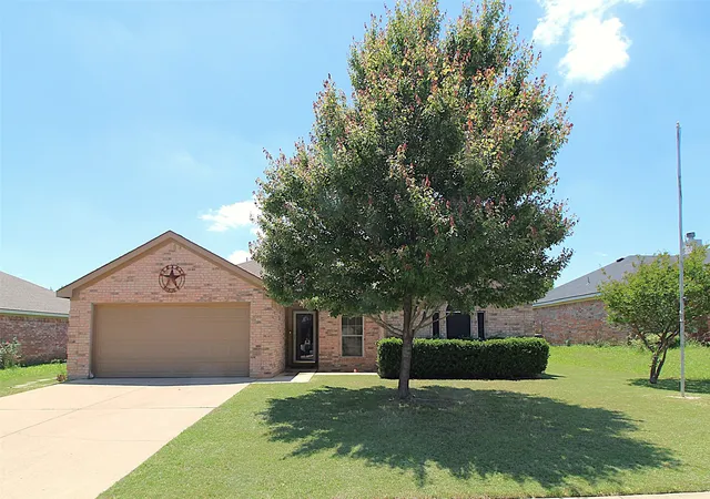 Homes for sale in Burleson, TX | 501 Barbara Jean Ln, Burleson, TX 76028 | MLS# 21268810