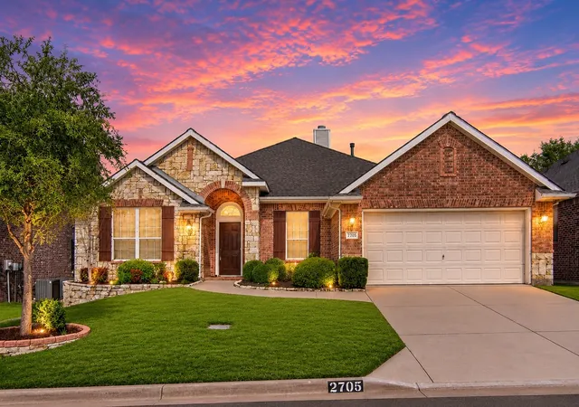 1st image of 2705 Fox Creek Trl, Arlington, TX 76017 | MLS# 21269893