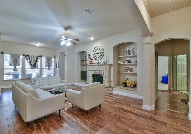 3rd image of 2705 Fox Creek Trl, Arlington, TX 76017 | MLS# 21269893