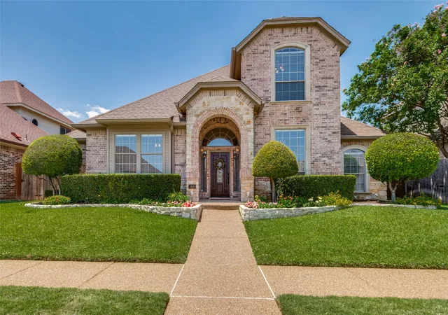 Homes for sale in Bedford, TX | 2409 Bedford Cir, Bedford, TX 76021 | MLS# 21266815