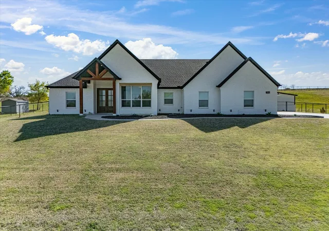 Photo 1 of Sale Pending at 356 Scenic Wood Dr, Azle, TX 76020 | MLS# 21271003 | Listing updated on 2026-09-22