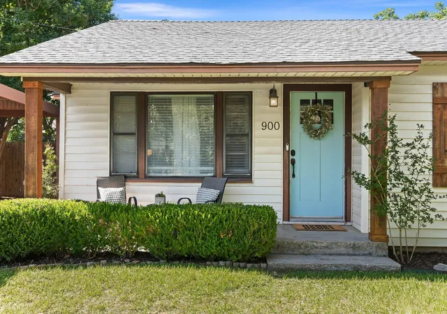 Homes for sale in Decatur, TX | 900 W Reeves, Decatur, TX 76234 | MLS# 21269543