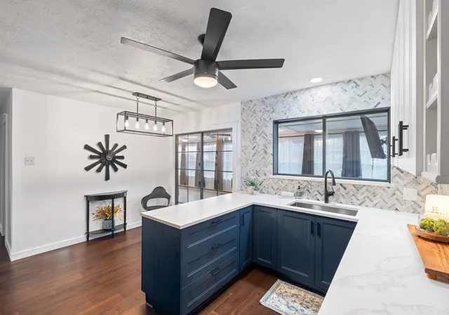 Photo 4 of Single family home for sale at 180 N Woodland Trl, Double Oak, TX 75077 | MLS# 21263296 | Listing updated on 2026-09-23