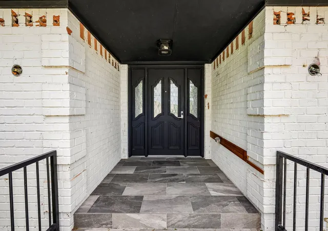 Photo 3 of Single family home for sale at 5209 Fairway Cir, Granbury, TX 76049 | MLS# 21267330 | Listing updated on 2026-08-24