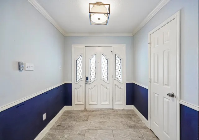 Photo 4 of Single family home for sale at 5209 Fairway Cir, Granbury, TX 76049 | MLS# 21267330 | Listing updated on 2026-08-24