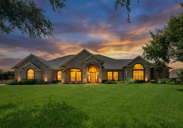 Photo 1 of Sale Pending at 128 Rim Rock Rd, Aledo, TX 76008 | MLS# 21270028 | Listing updated on 2026-08-28