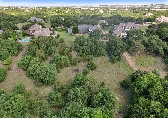 Photo 3 of Sale Pending at 128 Rim Rock Rd, Aledo, TX 76008 | MLS# 21270028 | Listing updated on 2026-08-28