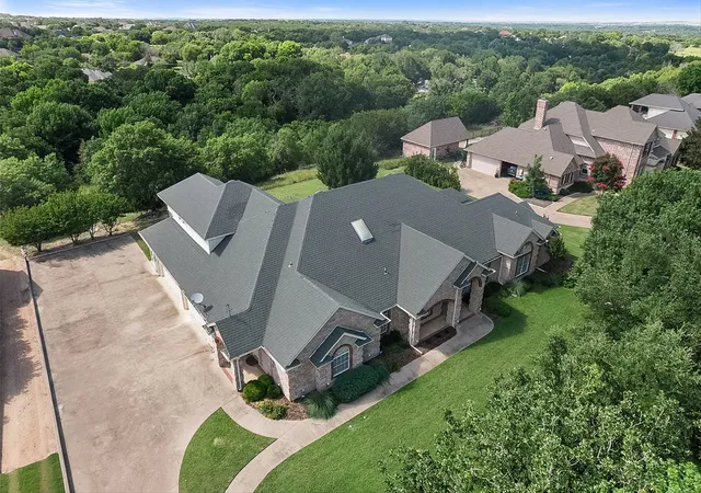 Photo 4 of Sale Pending at 128 Rim Rock Rd, Aledo, TX 76008 | MLS# 21270028 | Listing updated on 2026-08-28
