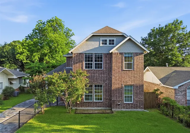 Homes for sale in Dallas, TX | 612 W 8th St, Dallas, TX 75208 | MLS# 21271252