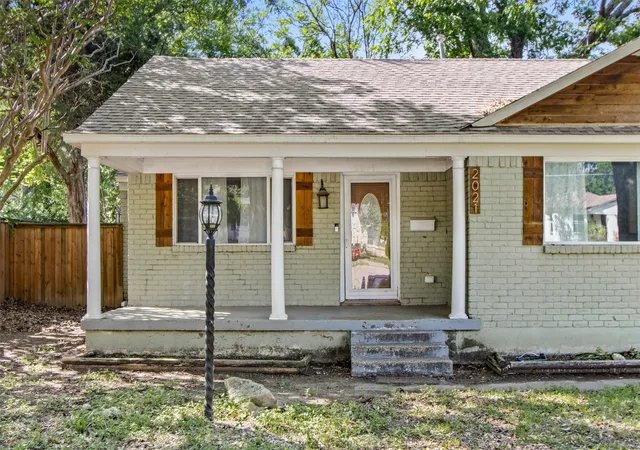 Homes for sale in Dallas, TX | 2021 Elmwood Blvd, Dallas, TX 75224 | MLS# 21269318