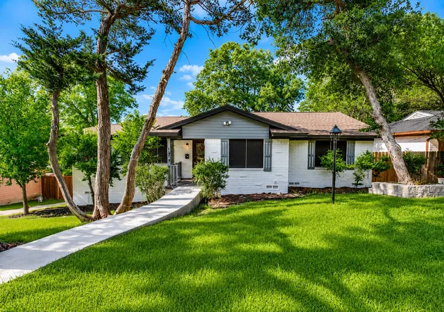 Photo 1 of Single family home for sale at 1409 Autumn Leaves Trl, Dallas, TX 75241 | MLS# 21271080 | Listing updated on 2026-09-26