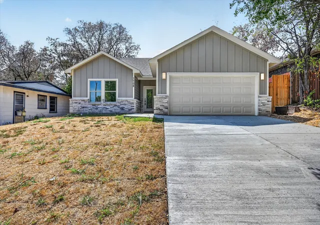 Single family home for sale at 1708 Talton Ave, Fort Worth, TX 76104 | MLS# 21271092