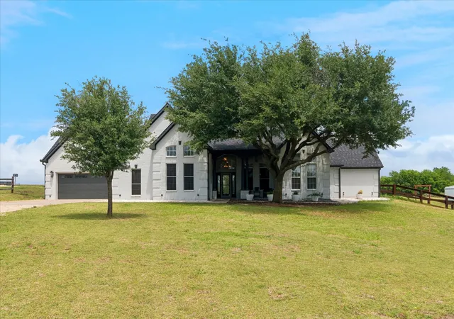 Photo 1 of Single family home for sale at 1081 Schneider Rd, Howe, TX 75459 | MLS# 21270155 | Listing updated on 2026-08-31