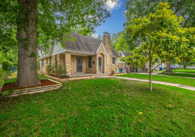 Photo 1 of Single family home for sale at 900 N 31st St, Waco, TX 76707 | MLS# 21261042 | Listing updated on 2026-08-22