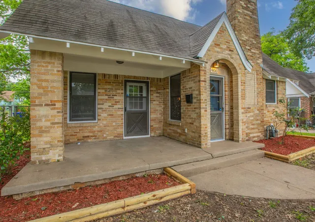Photo 2 of Single family home for sale at 900 N 31st St, Waco, TX 76707 | MLS# 21261042 | Listing updated on 2026-08-22