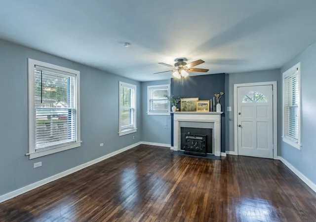 Photo 4 of Single family home for sale at 900 N 31St St, Waco, TX 76707 | MLS# 21261042 | Listing updated on 2026-08-22