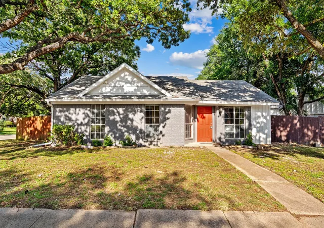 Photo 1 of Sale Pending at 948 Carom Wy, Dallas, TX 75217 | MLS# 21271371 | Listing updated on 2026-07-20