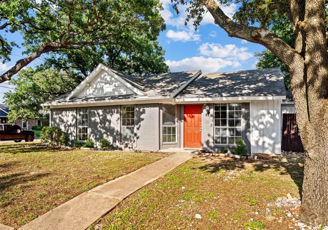 Photo 3 of Sale Pending at 948 Carom Wy, Dallas, TX 75217 | MLS# 21271371 | Listing updated on 2026-07-20