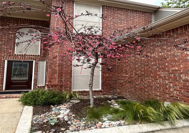 Photo 3 of Sale Pending at 2701 Holly Brook Ct, Bedford, TX 76021 | MLS# 21268422 | Listing updated on 2026-07-09