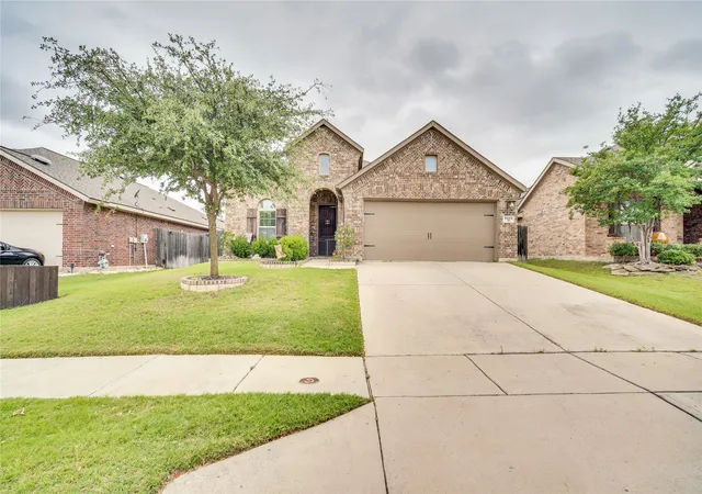 Photo 2 of Single family home for sale at 5913 Warmouth Dr, Fort Worth, TX 76179 | MLS# 21269412 | Listing updated on 2026-07-11