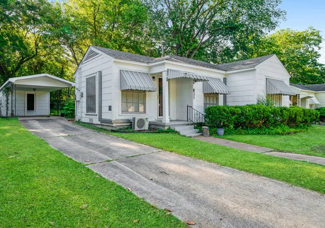 Photo 1 of Single family home for sale at 831 18th St Se, Paris, TX 75460 | MLS# 21269283 | Listing updated on 2026-09-22
