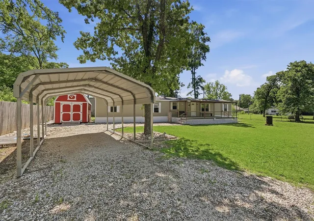 Homes for sale in Gordonville, TX | 46 George A Green Dr, Gordonville, TX 76245 | MLS# 21271457