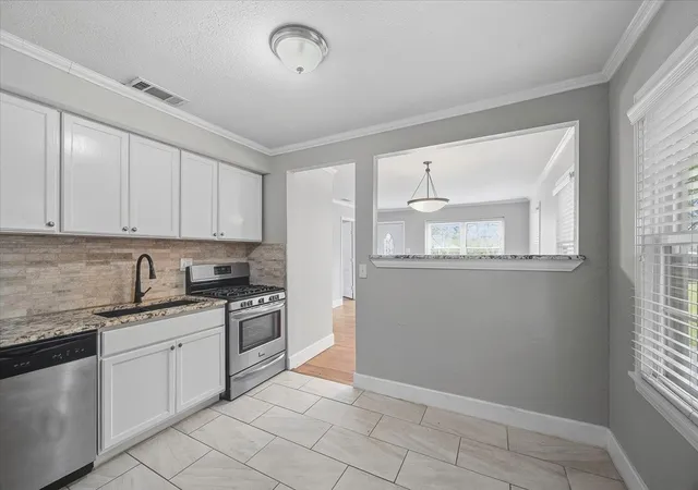 3rd image of 5612 Birchman Ave, Fort Worth, TX 76107 | MLS# 21267860
