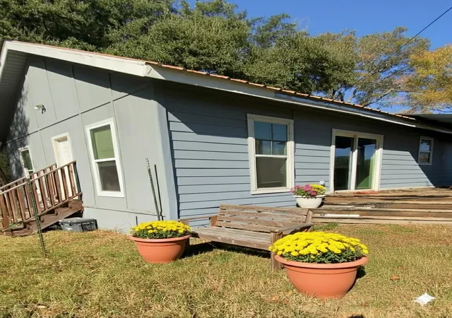Photo 3 of Single family home for sale at 11543 N Hwy 19, Athens, TX 75752 | MLS# 21265425 | Listing updated on 2026-09-01