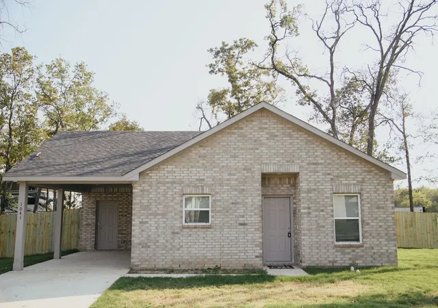 1st image of 1041 Hillburn Dr, Quinlan, TX 75474 | MLS# 21271476