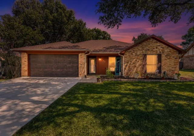 Homes for sale in Keller, TX | 301 Shawnee Trl, Keller, TX 76248 | MLS# 21267066